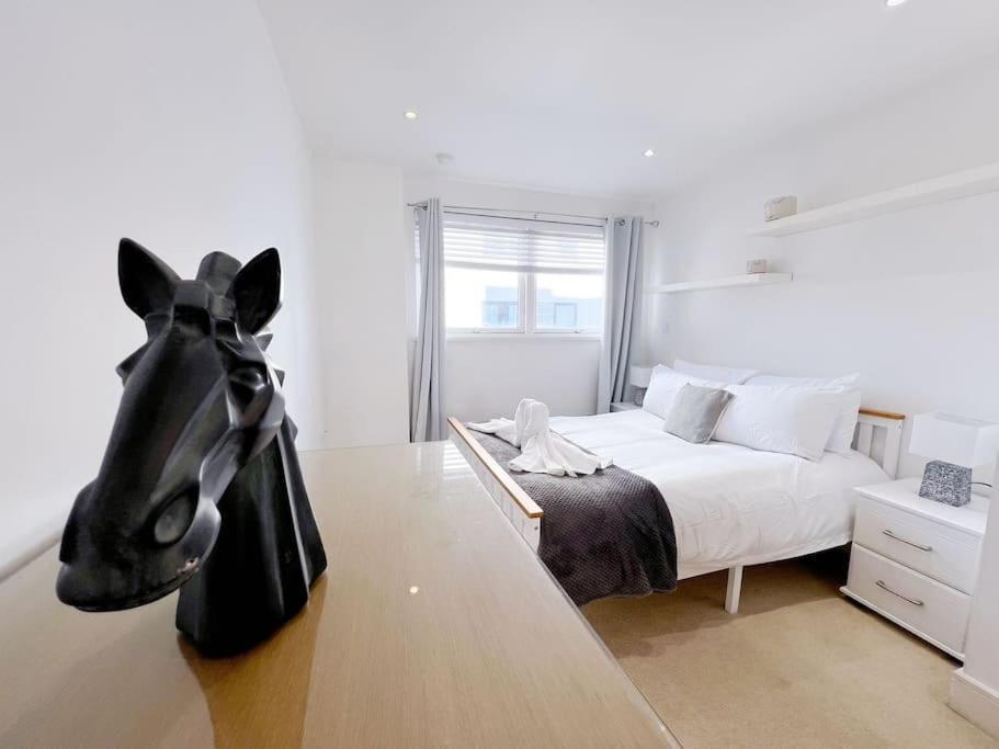 Stylish Seaview One-Bedroom Apt Swansea Esterno foto