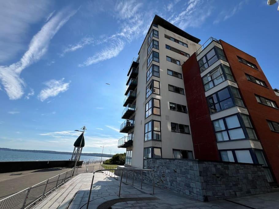 Stylish Seaview One-Bedroom Apt Swansea Esterno foto