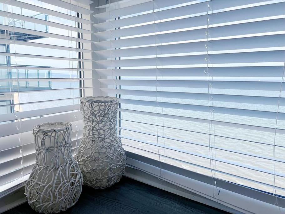 Stylish Seaview One-Bedroom Apt Swansea Esterno foto