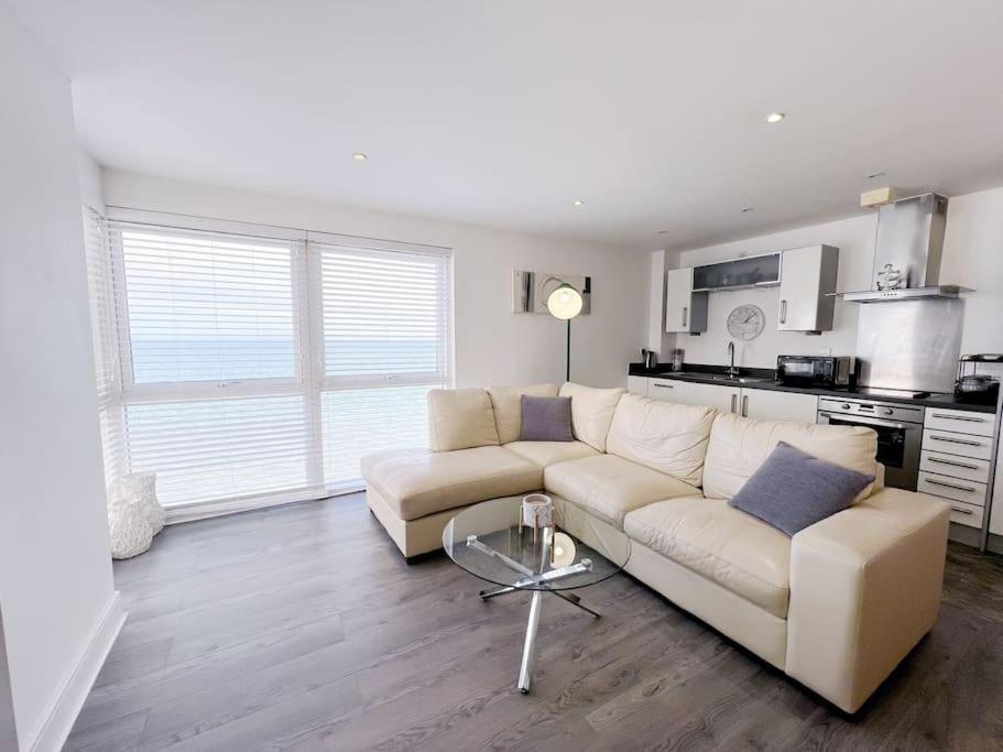 Stylish Seaview One-Bedroom Apt Swansea Esterno foto